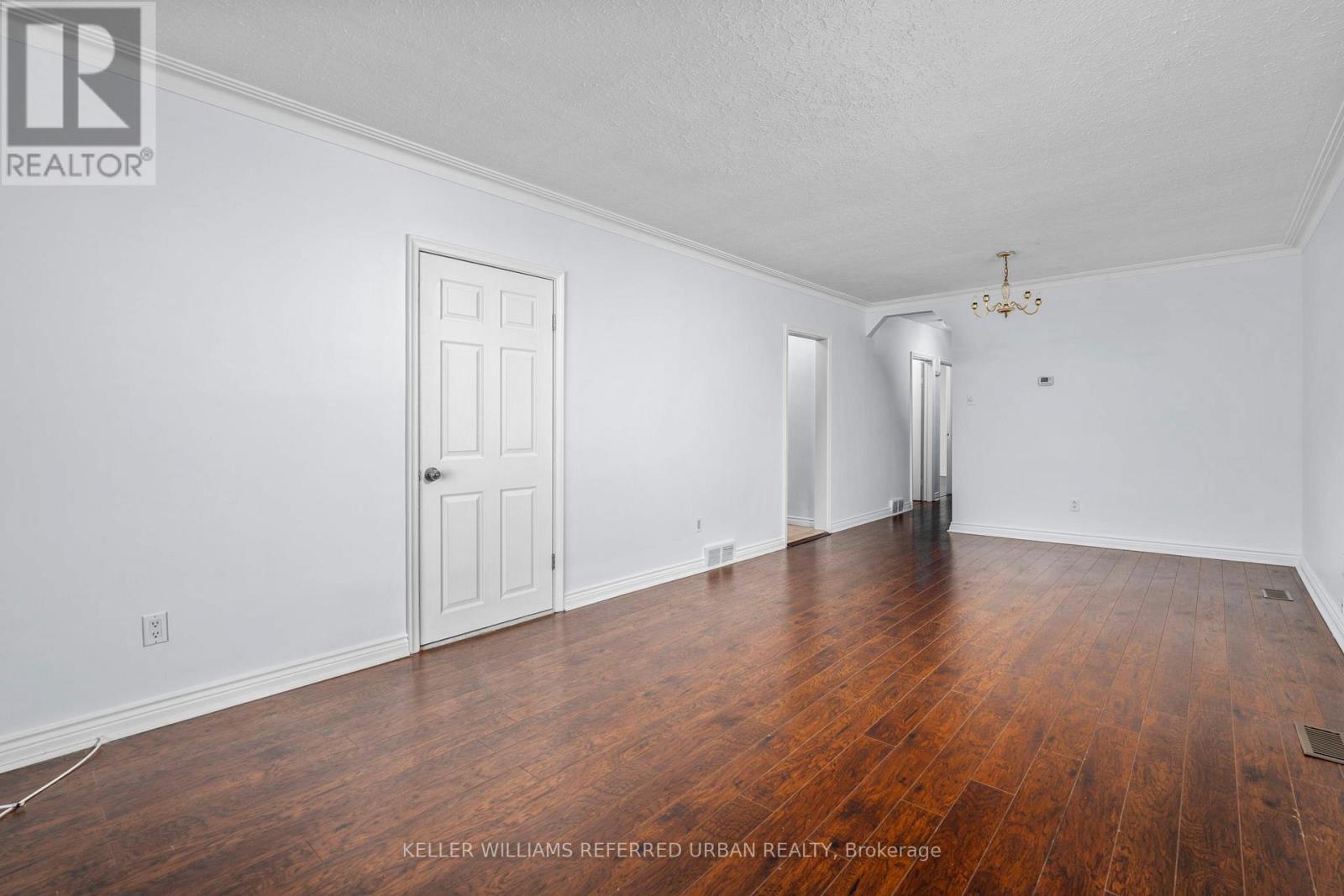 Main - 343 Ranee Avenue, Toronto, Ontario  M6A 1N9 - Photo 9 - W12498782