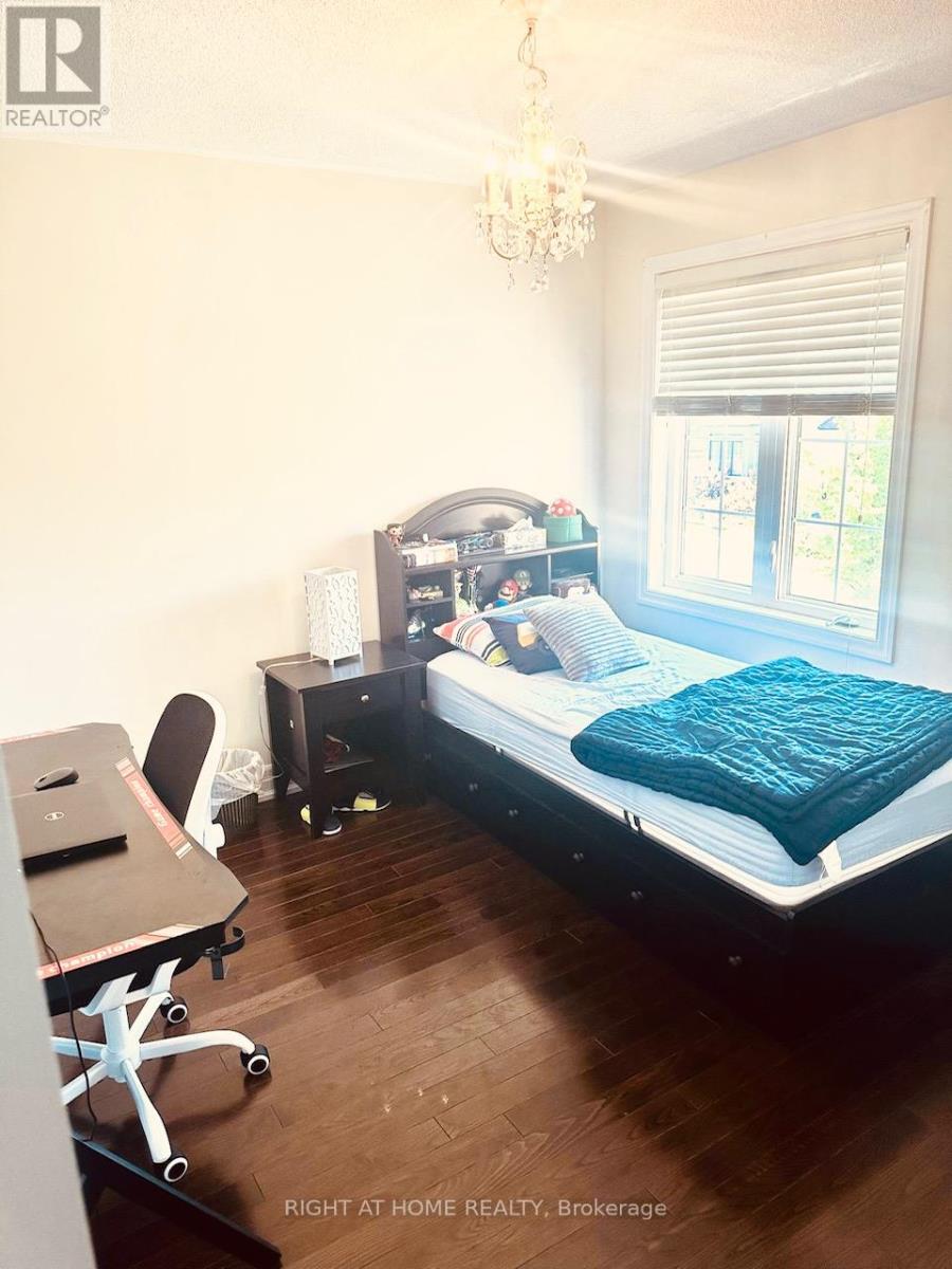 94 Forbes Terrace, Milton, Ontario  L9T 4T9 - Photo 25 - W12498812