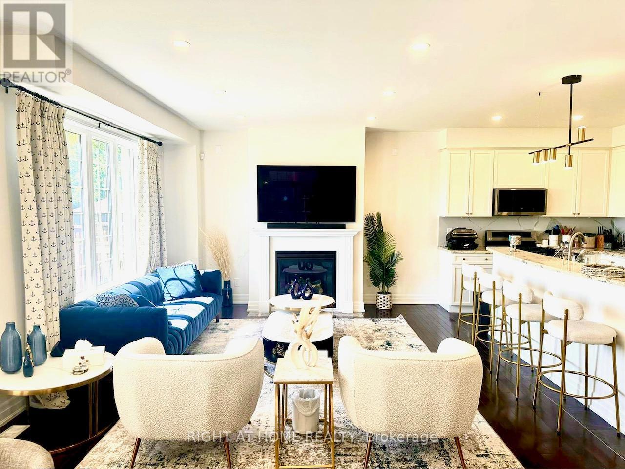 94 Forbes Terrace, Milton, Ontario  L9T 4T9 - Photo 5 - W12498812