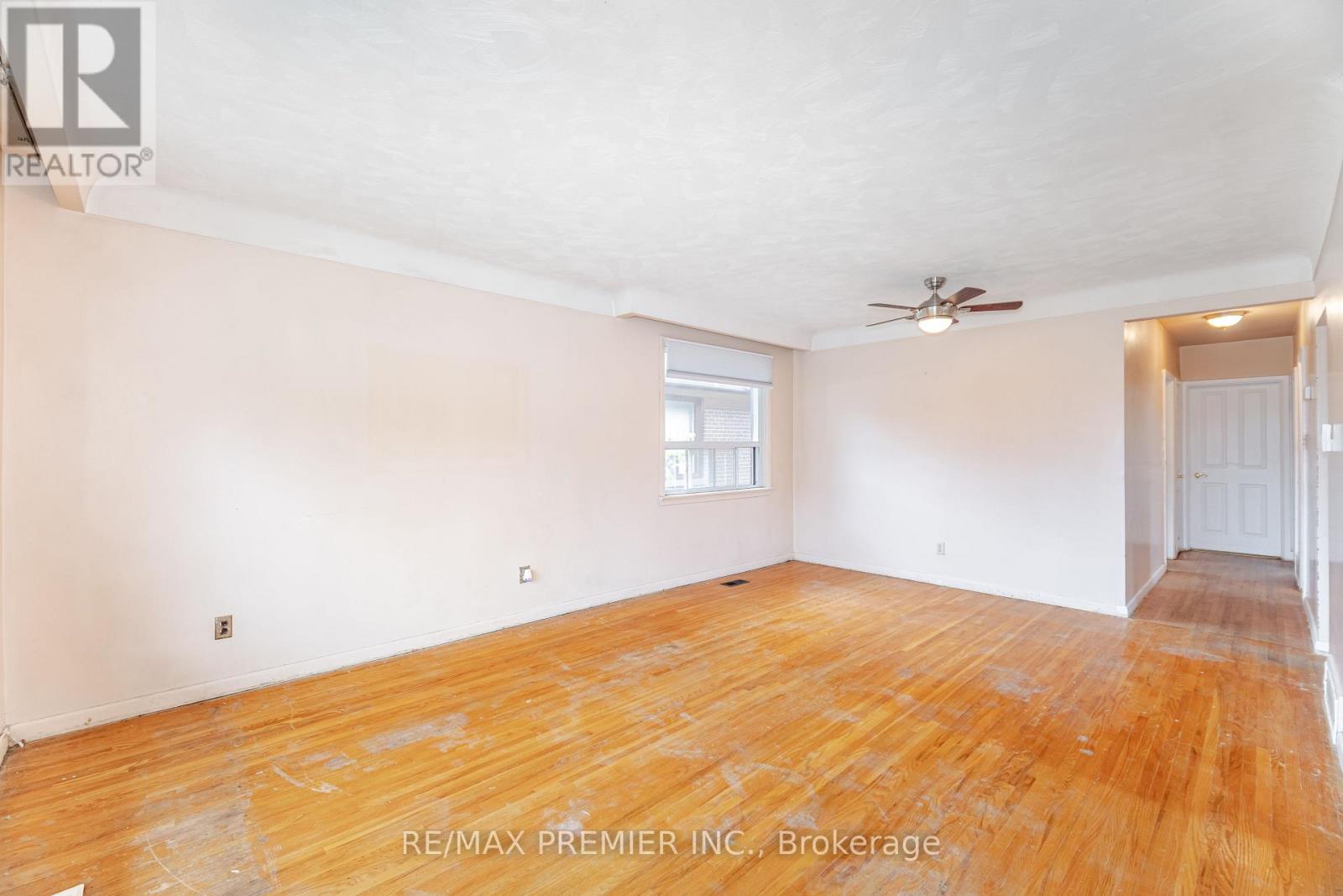 52 Alhart Drive, Toronto, Ontario  M9V 2N3 - Photo 12 - W12498822