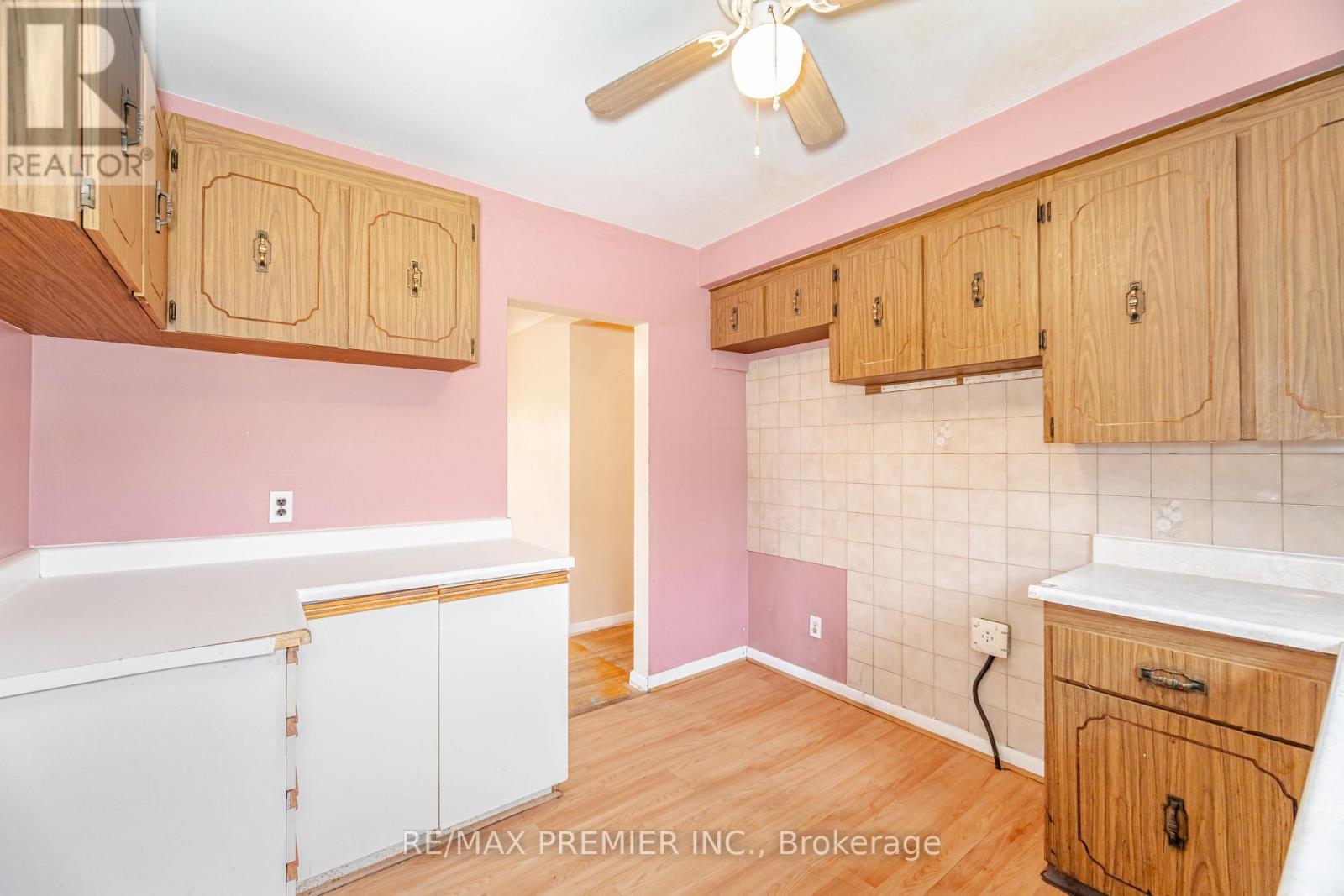 52 Alhart Drive, Toronto, Ontario  M9V 2N3 - Photo 17 - W12498822