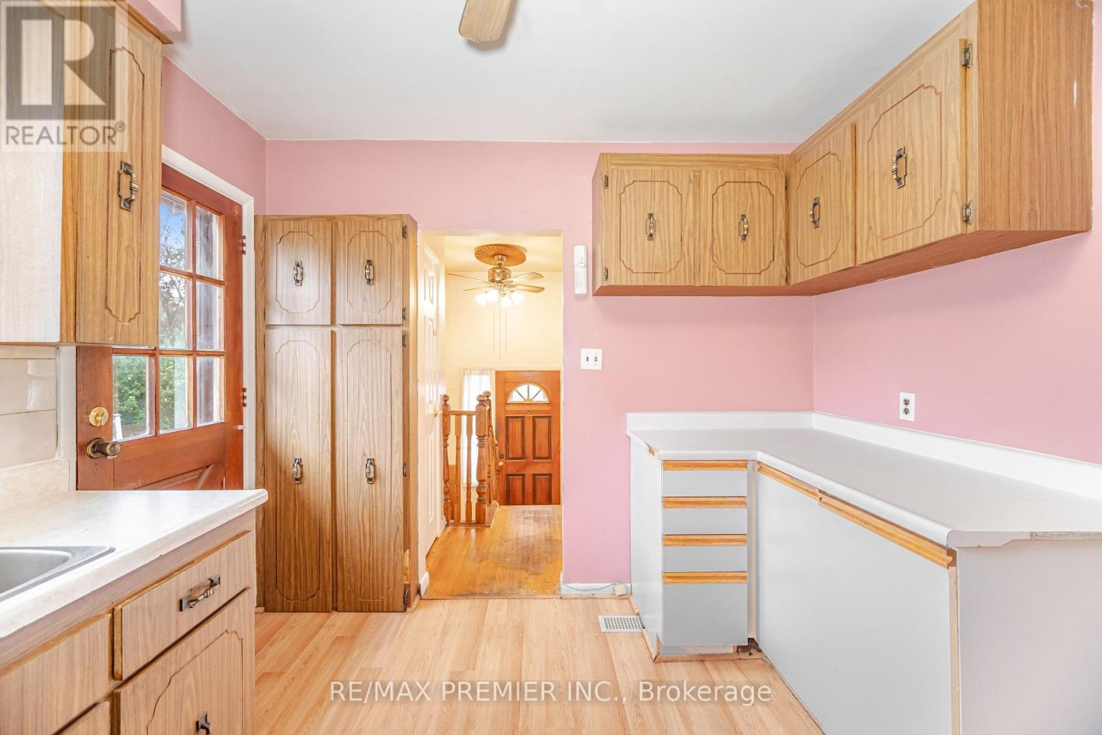 52 Alhart Drive, Toronto, Ontario  M9V 2N3 - Photo 18 - W12498822