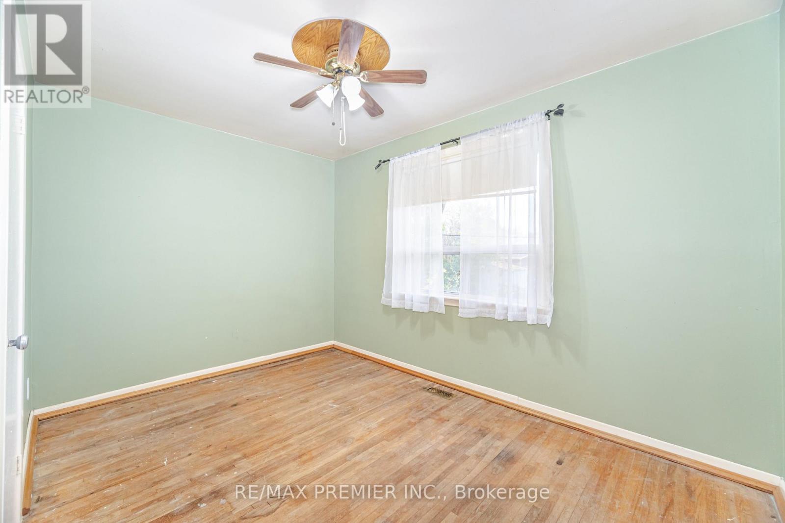 52 Alhart Drive, Toronto, Ontario  M9V 2N3 - Photo 20 - W12498822