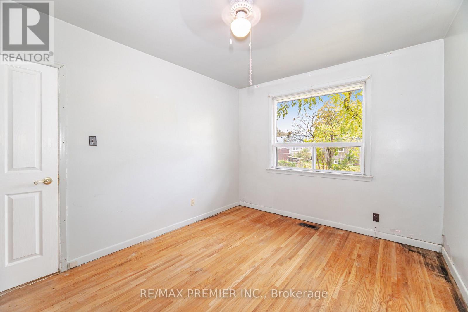 52 Alhart Drive, Toronto, Ontario  M9V 2N3 - Photo 24 - W12498822