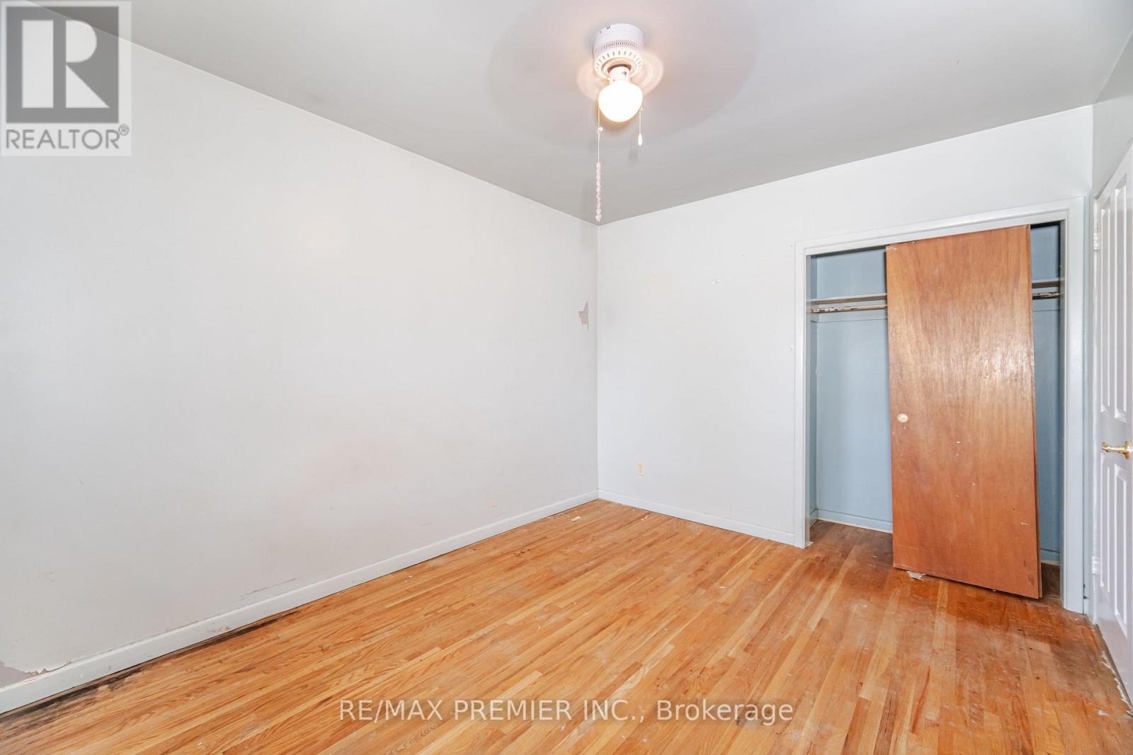 52 Alhart Drive, Toronto, Ontario  M9V 2N3 - Photo 25 - W12498822