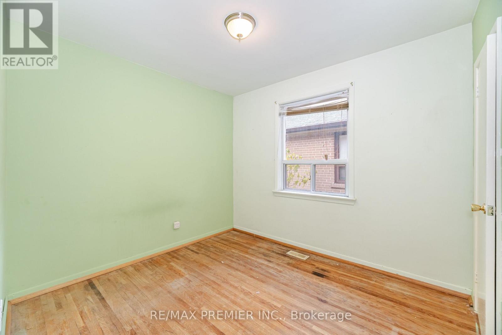 52 Alhart Drive, Toronto, Ontario  M9V 2N3 - Photo 26 - W12498822