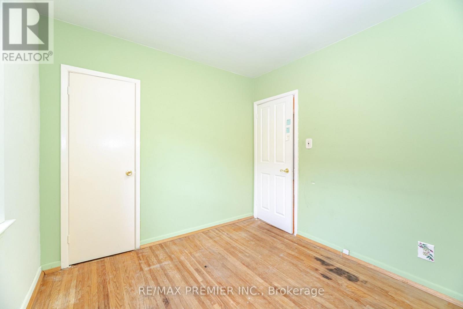 52 Alhart Drive, Toronto, Ontario  M9V 2N3 - Photo 28 - W12498822