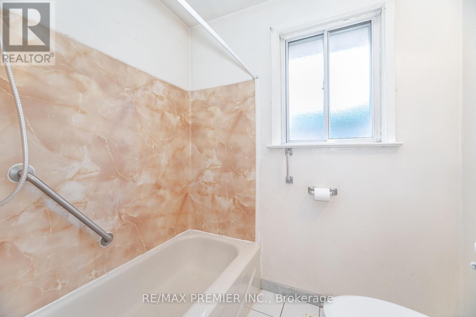 52 Alhart Drive, Toronto, Ontario  M9V 2N3 - Photo 30 - W12498822