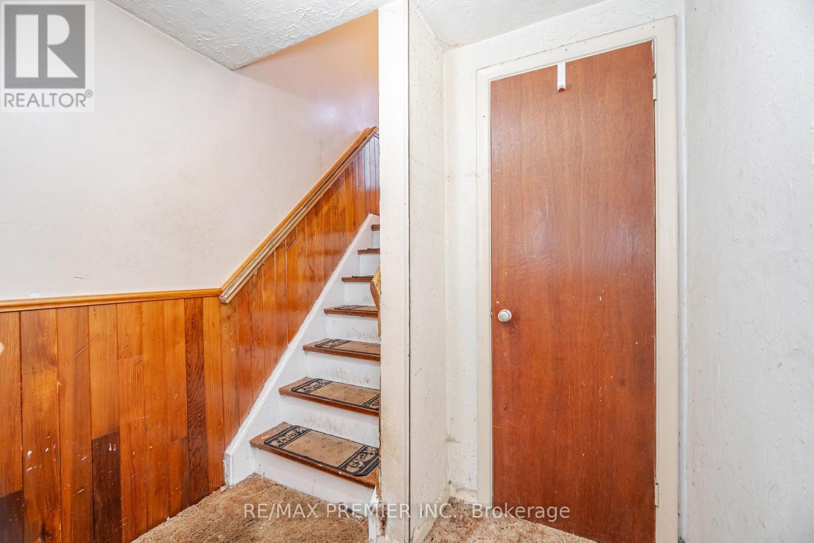 52 Alhart Drive, Toronto, Ontario  M9V 2N3 - Photo 33 - W12498822