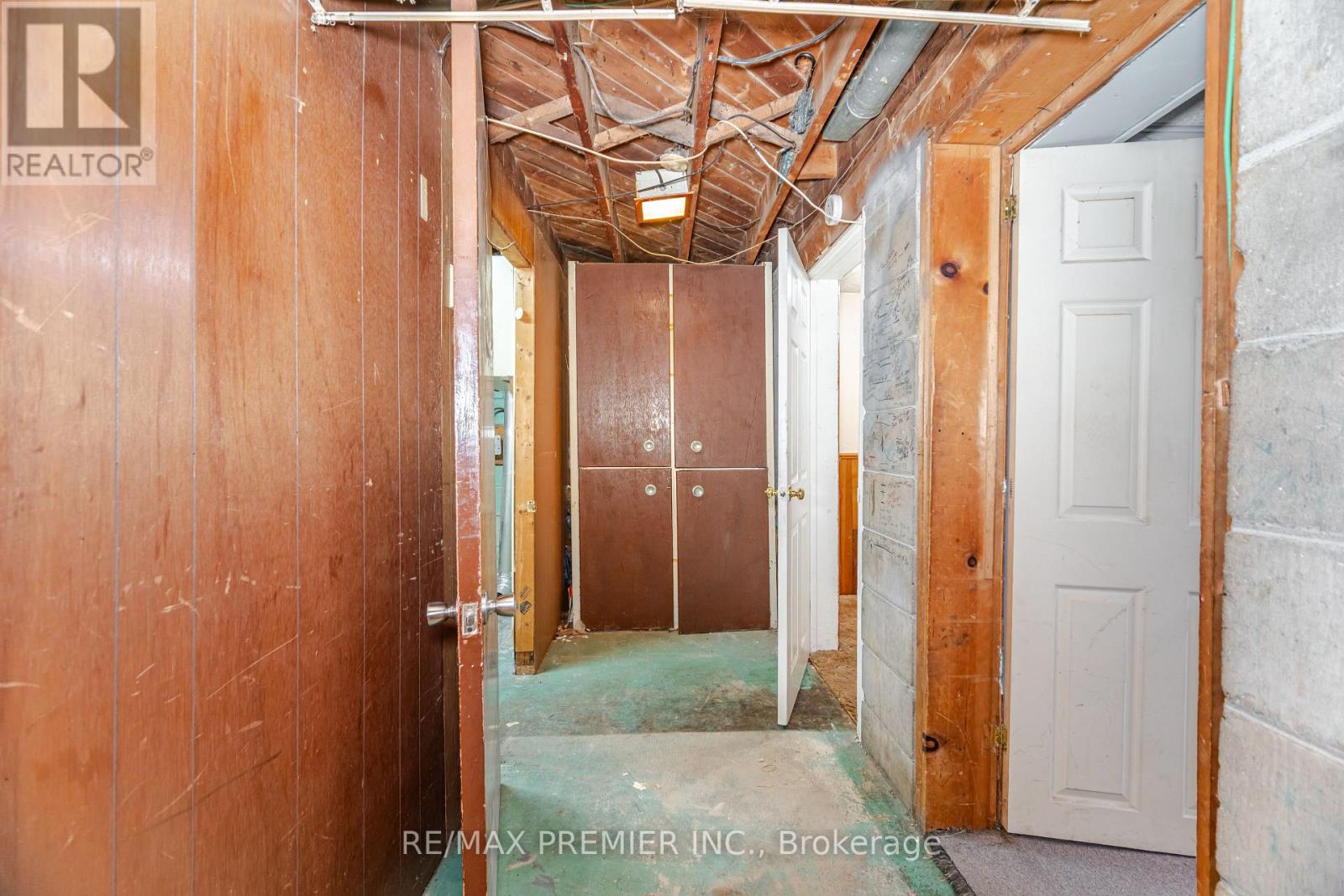 52 Alhart Drive, Toronto, Ontario  M9V 2N3 - Photo 34 - W12498822