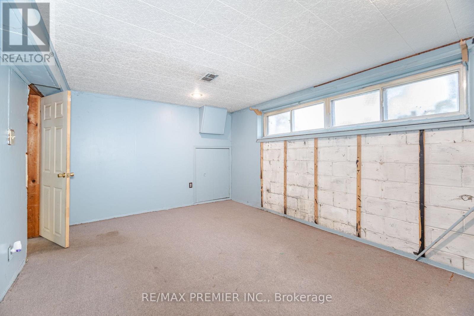 52 Alhart Drive, Toronto, Ontario  M9V 2N3 - Photo 45 - W12498822