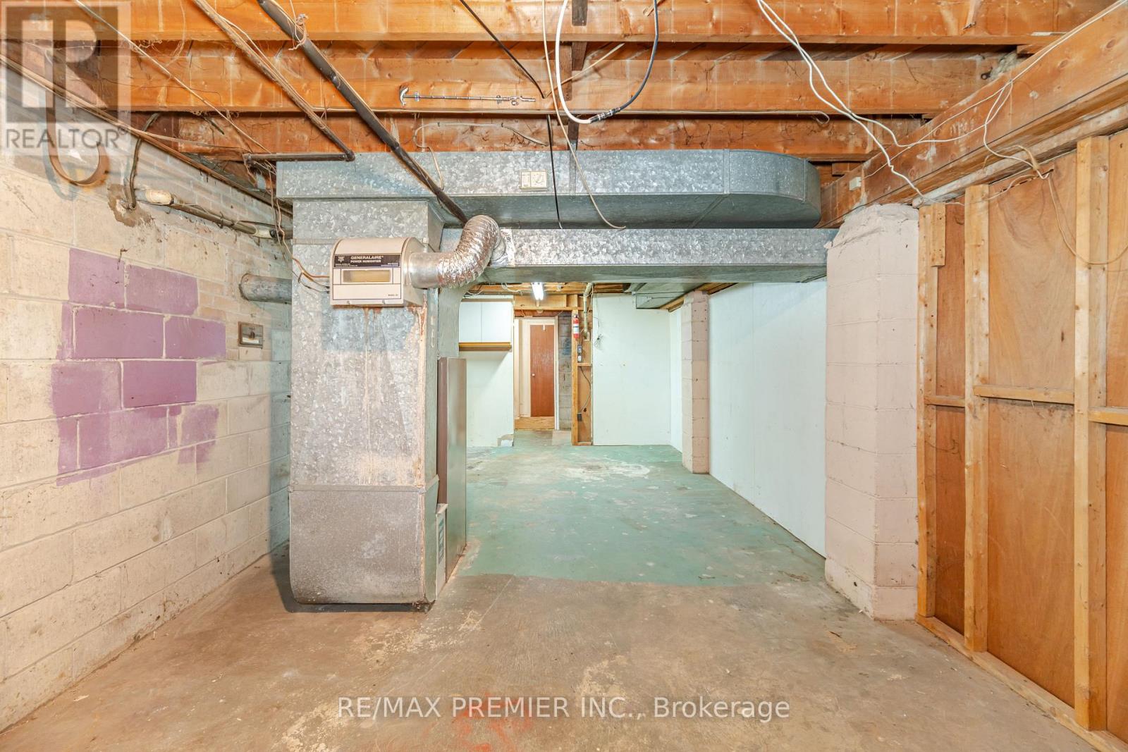 52 Alhart Drive, Toronto, Ontario  M9V 2N3 - Photo 49 - W12498822