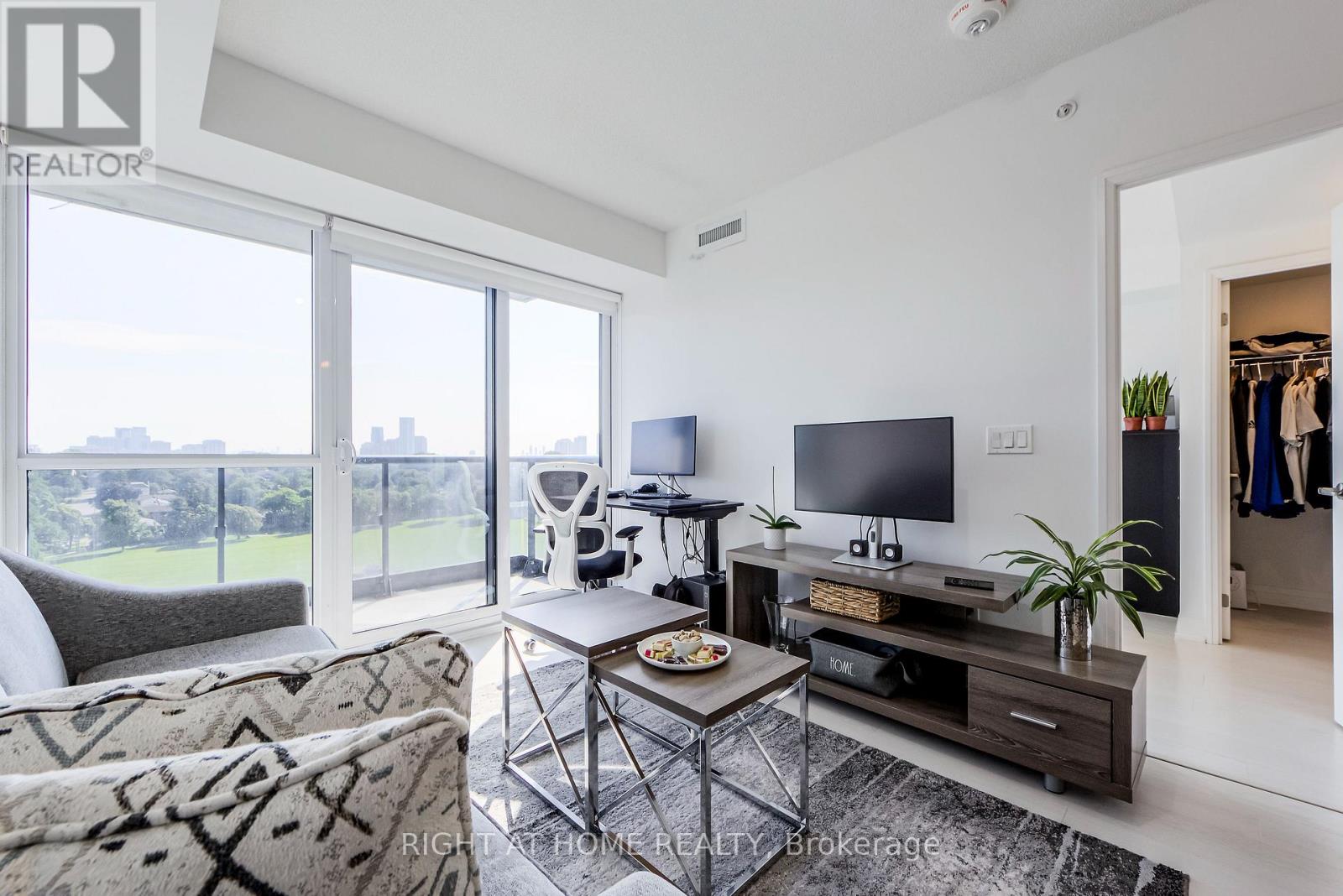 911 - 10 GIBBS ROAD, Toronto, Ontario