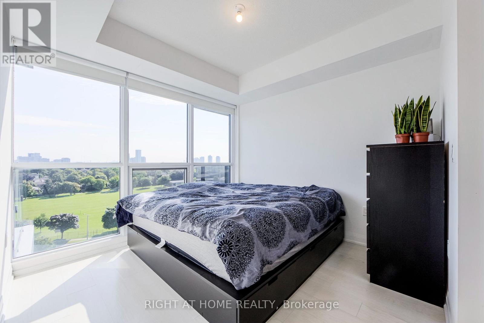 911 - 10 Gibbs Road, Toronto, Ontario  M9B 0E2 - Photo 11 - W12498834