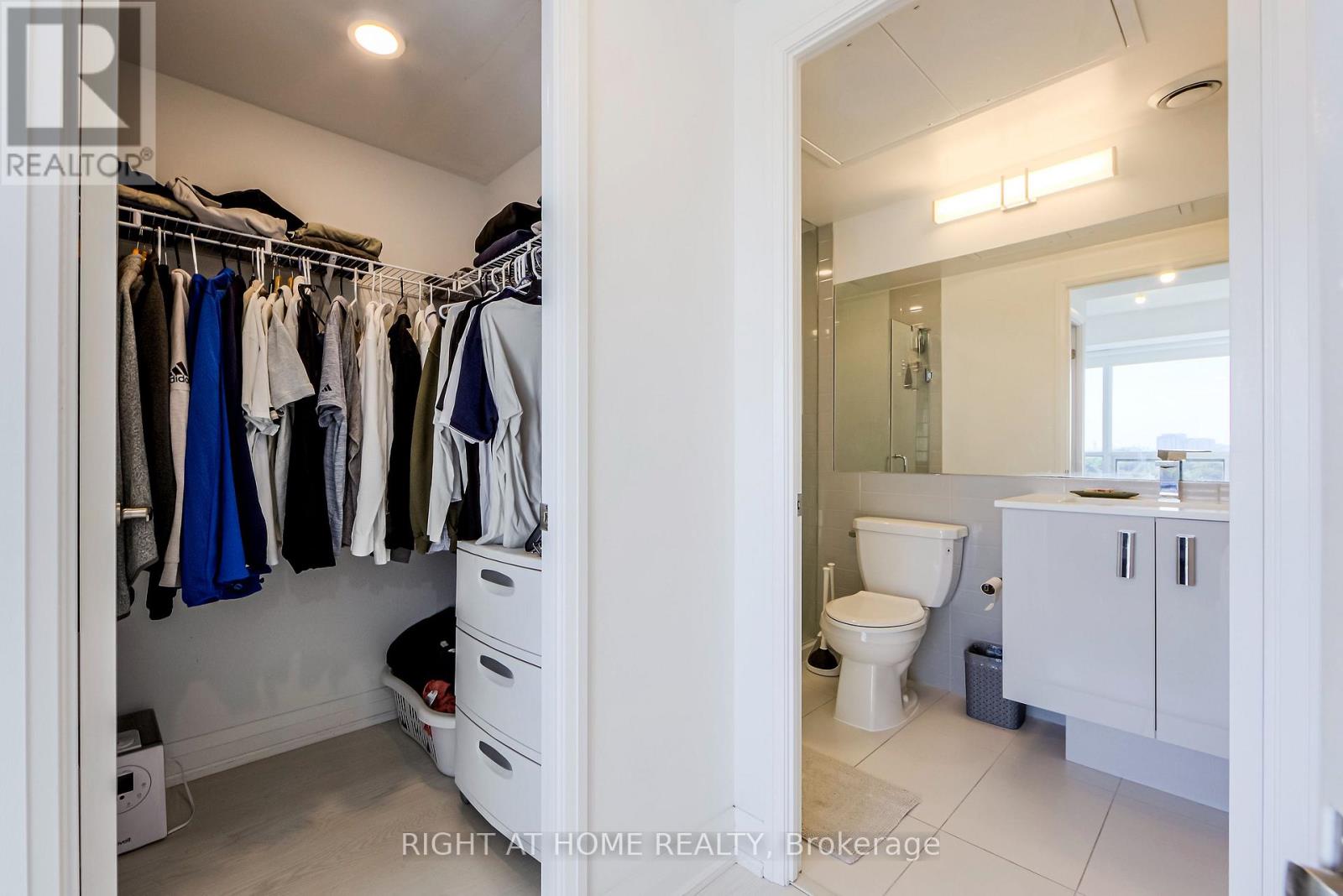 911 - 10 Gibbs Road, Toronto, Ontario  M9B 0E2 - Photo 12 - W12498834