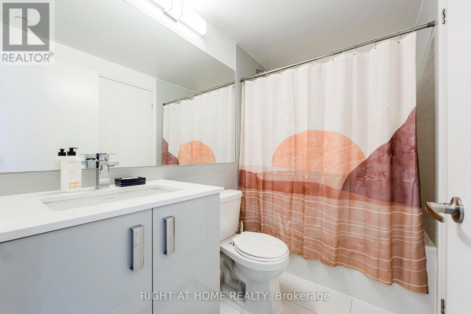 911 - 10 Gibbs Road, Toronto, Ontario  M9B 0E2 - Photo 5 - W12498834