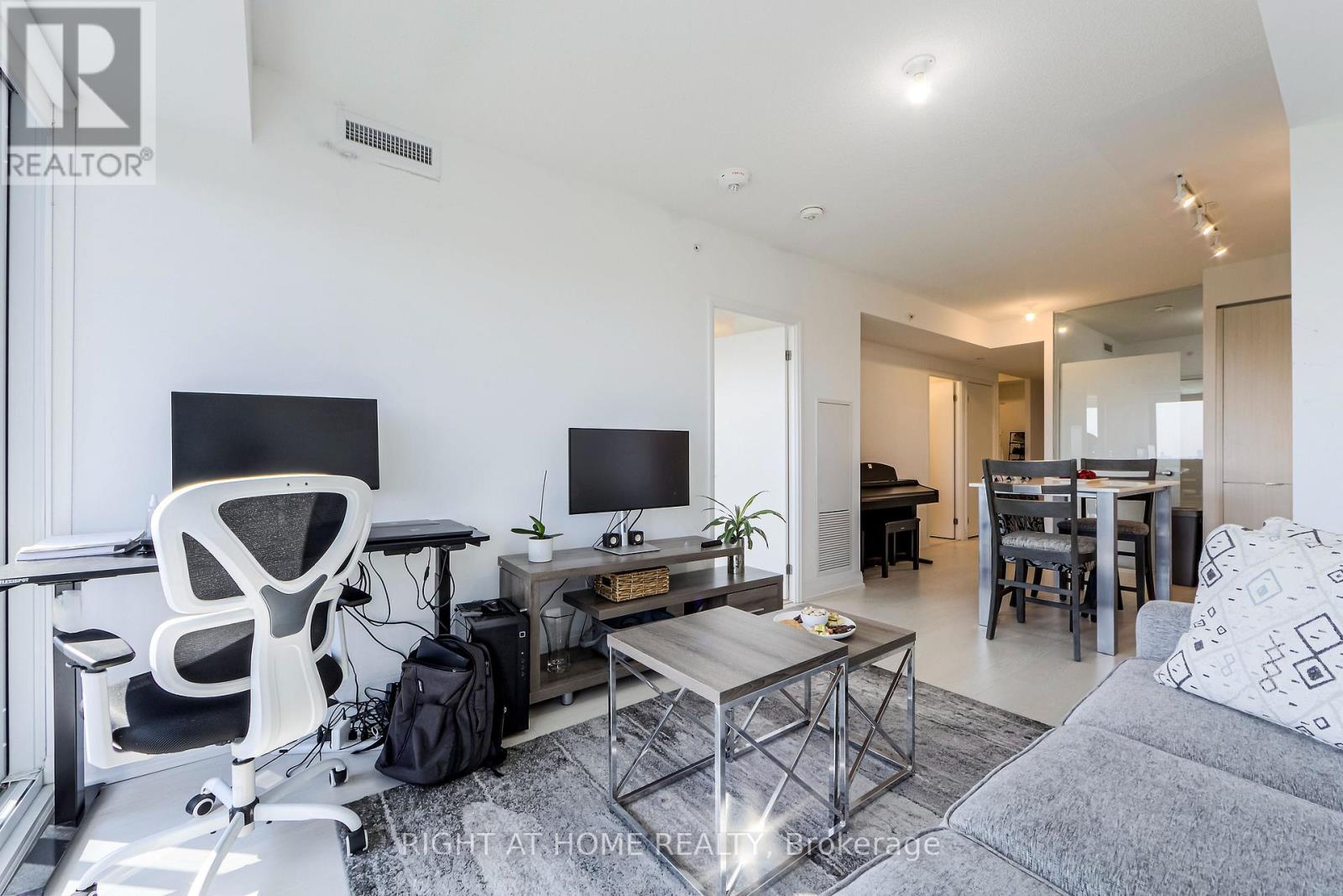 911 - 10 Gibbs Road, Toronto, Ontario  M9B 0E2 - Photo 9 - W12498834