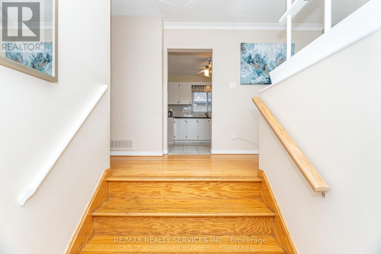 41 Kimbark Drive, Brampton (Northwood Park), Ontario  L6X 2A3 - Photo 17 - W12498844