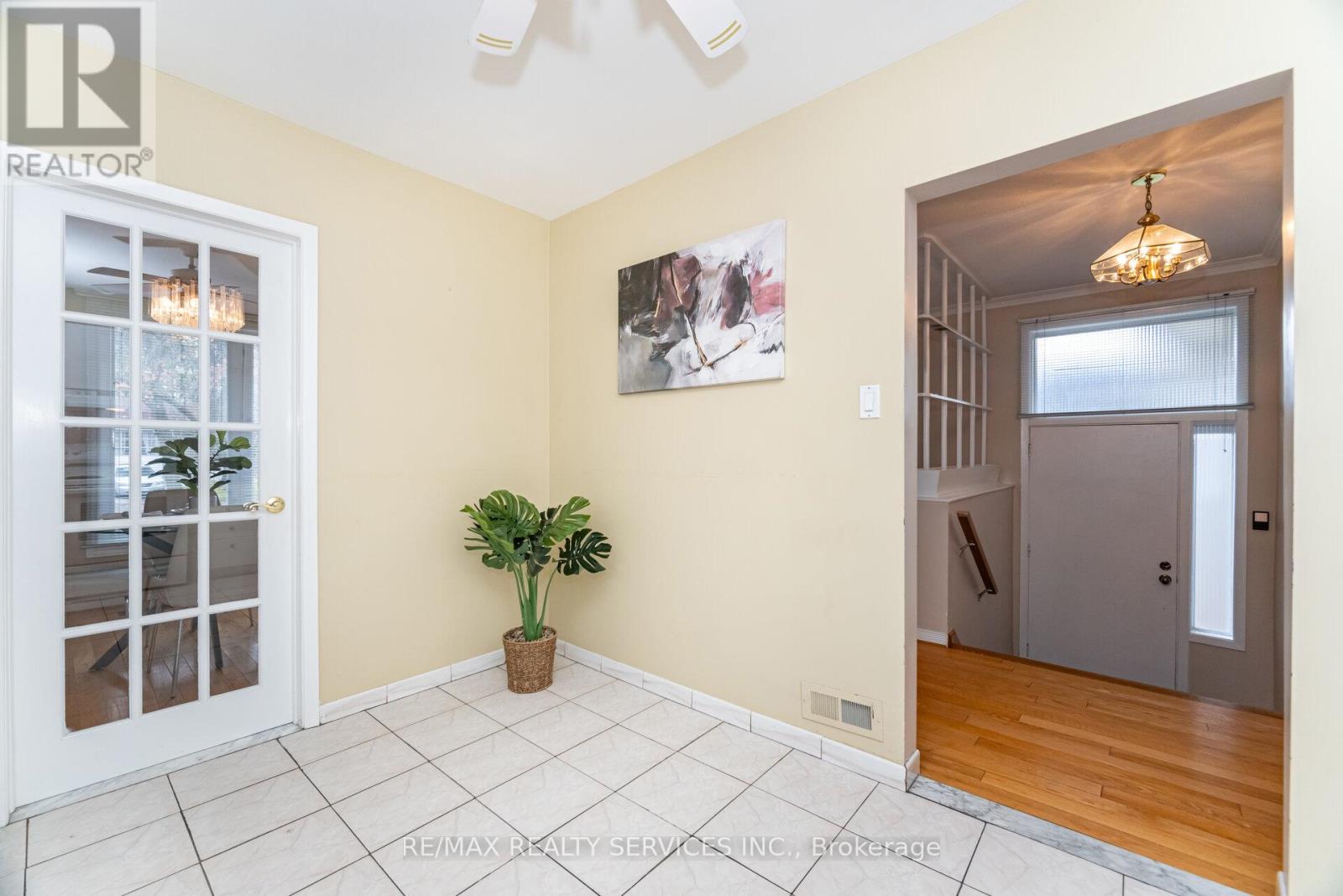 41 Kimbark Drive, Brampton (Northwood Park), Ontario  L6X 2A3 - Photo 27 - W12498844