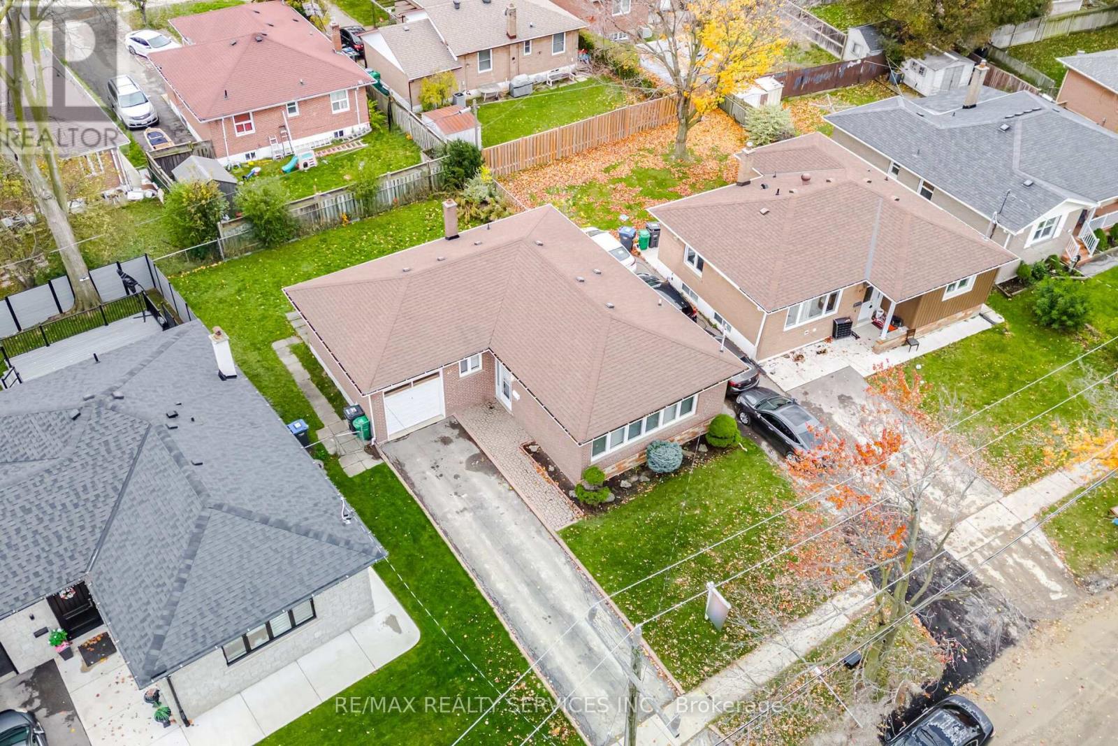 41 Kimbark Drive, Brampton (Northwood Park), Ontario  L6X 2A3 - Photo 7 - W12498844