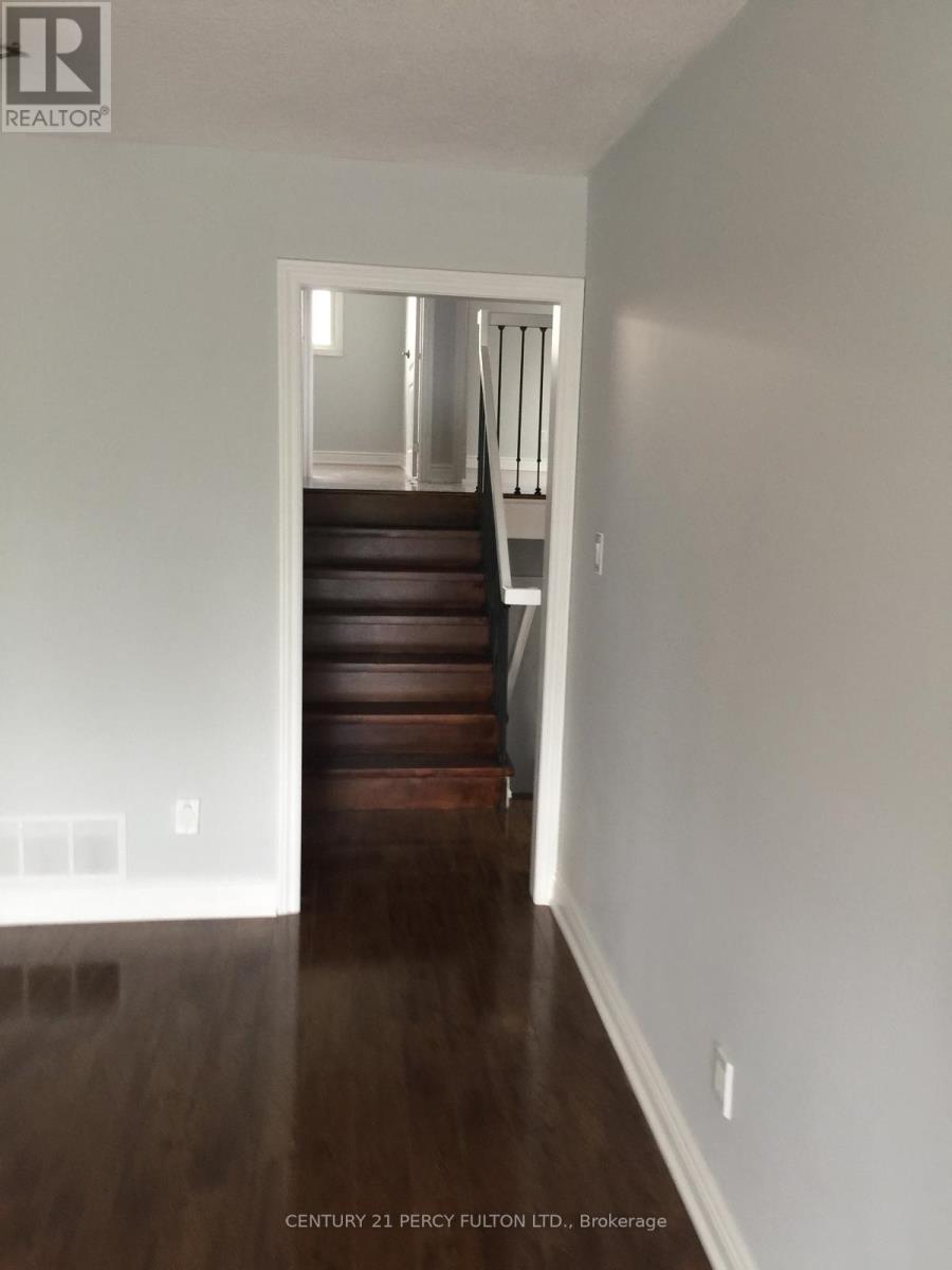 Main - 101 Simmons Boulevard, Brampton, Ontario  L6V 3X4 - Photo 11 - W12498846