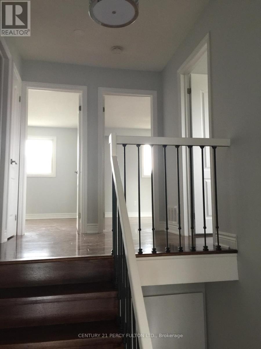 Main - 101 Simmons Boulevard, Brampton, Ontario  L6V 3X4 - Photo 4 - W12498846