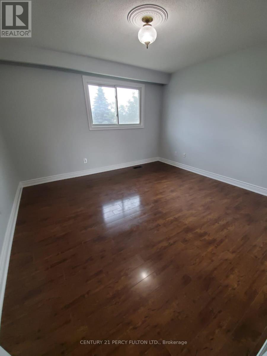 Main - 101 Simmons Boulevard, Brampton, Ontario  L6V 3X4 - Photo 9 - W12498846