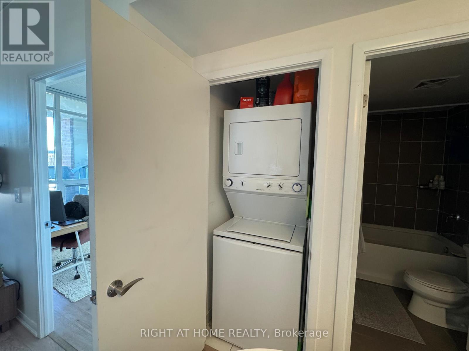 238 - 36 Via Bagnato, Toronto (Yorkdale-Glen Park), Ontario  M6A 0B7 - Photo 15 - W12498860