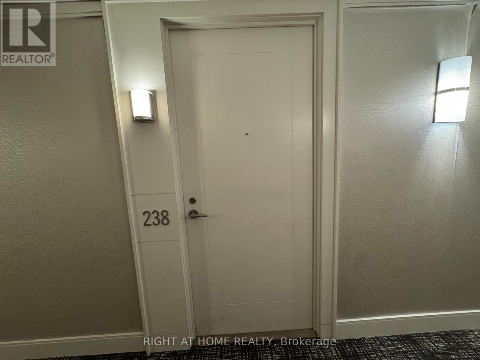 238 - 36 Via Bagnato, Toronto (Yorkdale-Glen Park), Ontario  M6A 0B7 - Photo 2 - W12498860