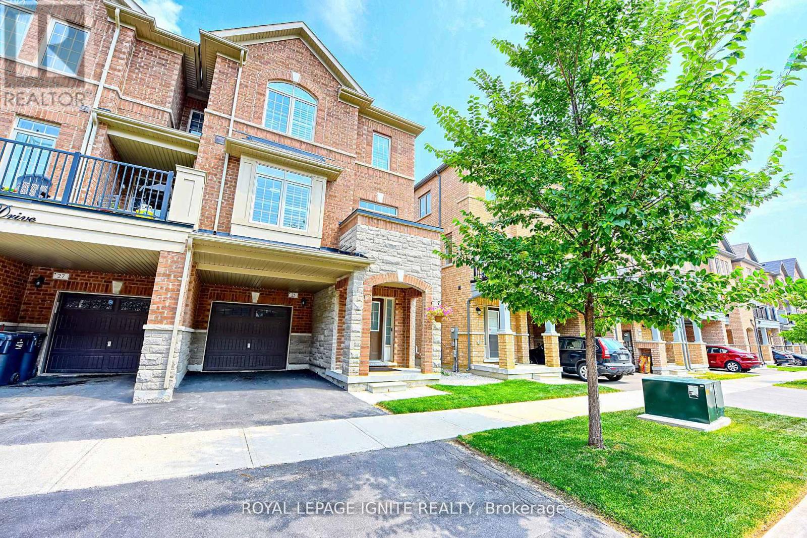 25 Haymarket Drive, Brampton (Northwest Brampton), Ontario  L7A 5C3 - Photo 2 - W12498864