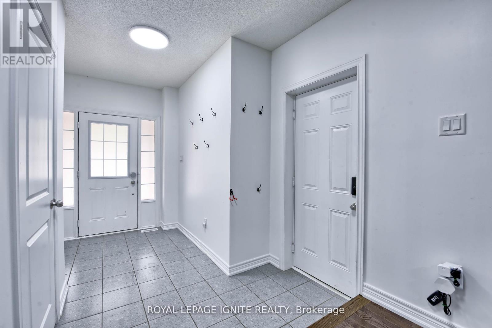 25 Haymarket Drive, Brampton (Northwest Brampton), Ontario  L7A 5C3 - Photo 6 - W12498864