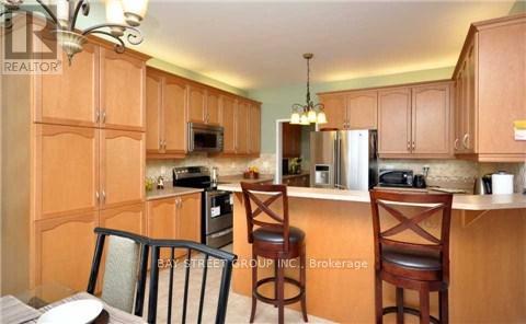 3581 Jorie Crescent, Mississauga, Ontario  L5M 7G5 - Photo 7 - W12498874