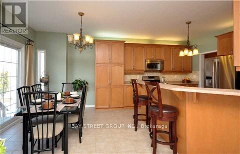 3581 Jorie Crescent, Mississauga, Ontario  L5M 7G5 - Photo 9 - W12498874