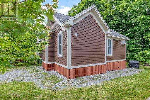 6 Farm View Lane, Prince Edward County, Ontario  K0K 1P0 - Photo 2 - X12498766