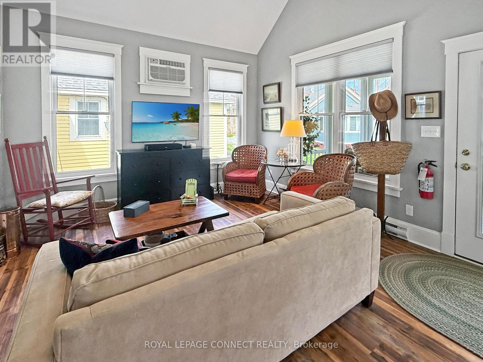 222 - 17 Hollow Lane, Prince Edward County, Ontario  K0K 1P0 - Photo 8 - X12498790