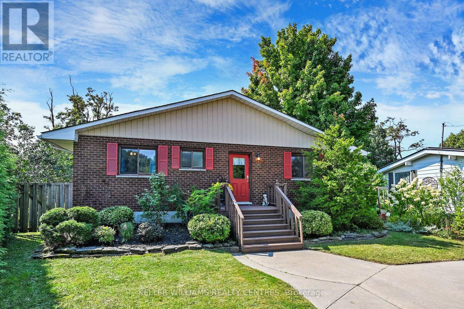 121 Queen Street, Kawartha Lakes, Ontario  K0M 1N0 - Photo 17 - X12498802