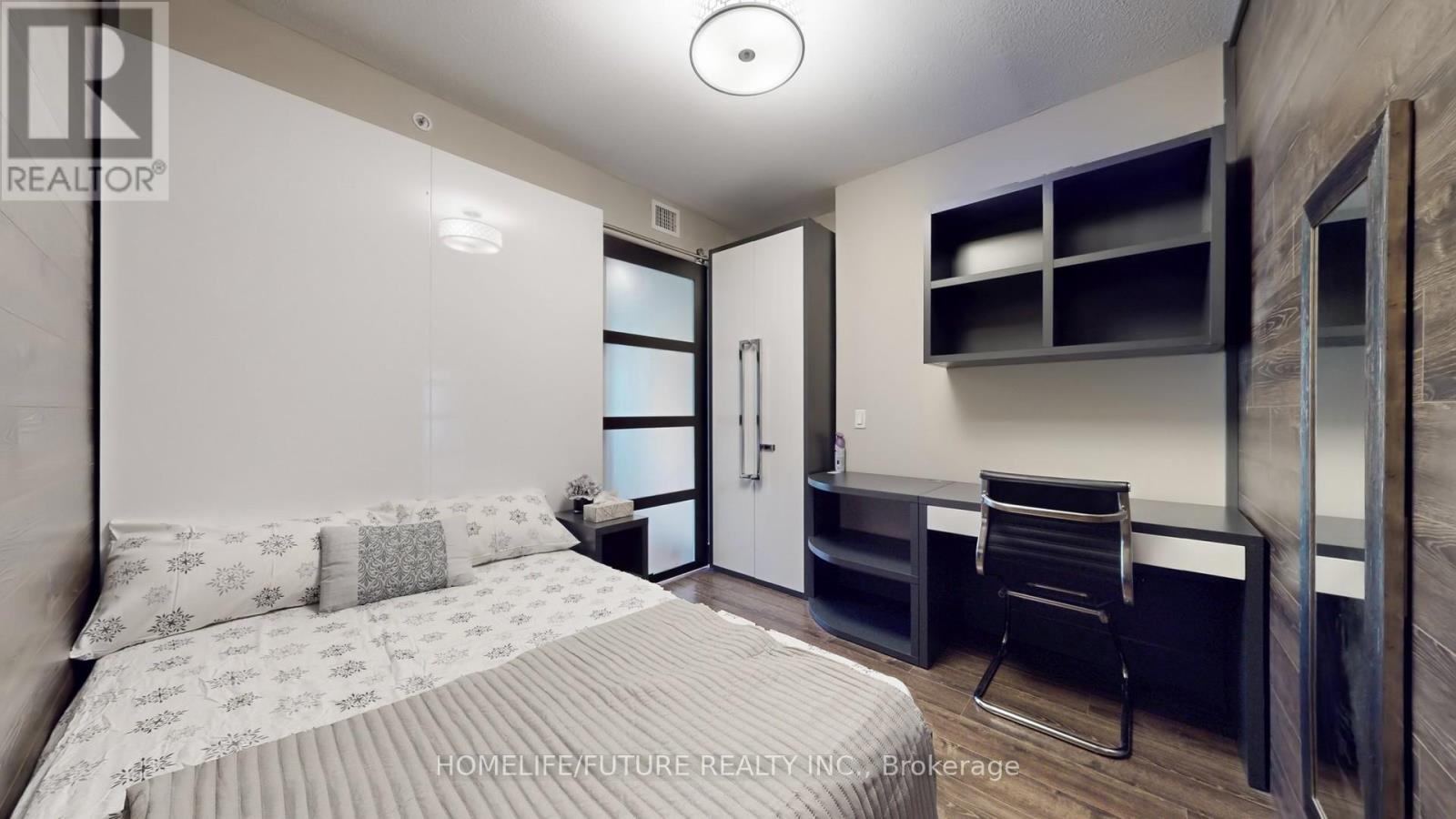 S2205 - 330 Phillip Street, Waterloo, Ontario  N2L 3W9 - Photo 17 - X12498810