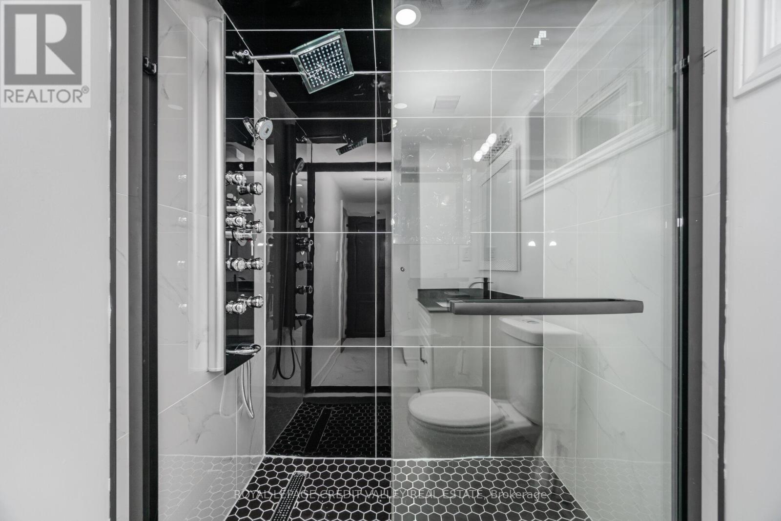 Bsmt - 812 Tenth Avenue, Hamilton, Ontario  L8T 2G6 - Photo 22 - X12498820