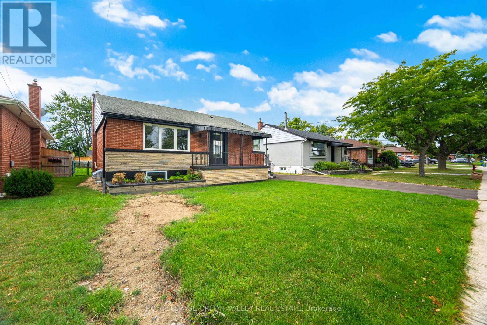 Bsmt - 812 Tenth Avenue, Hamilton, Ontario  L8T 2G6 - Photo 3 - X12498820