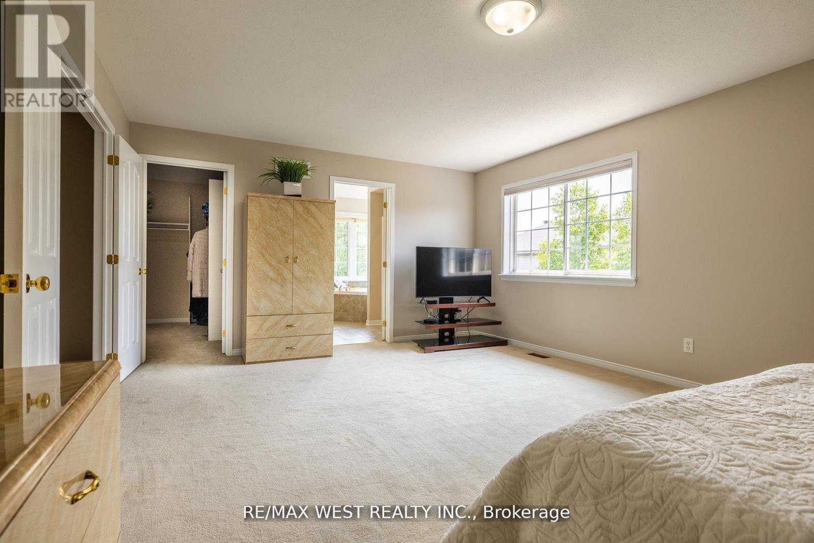 214 Castlegarth Crescent, Ottawa, Ontario  K2J 5N6 - Photo 10 - X12498884