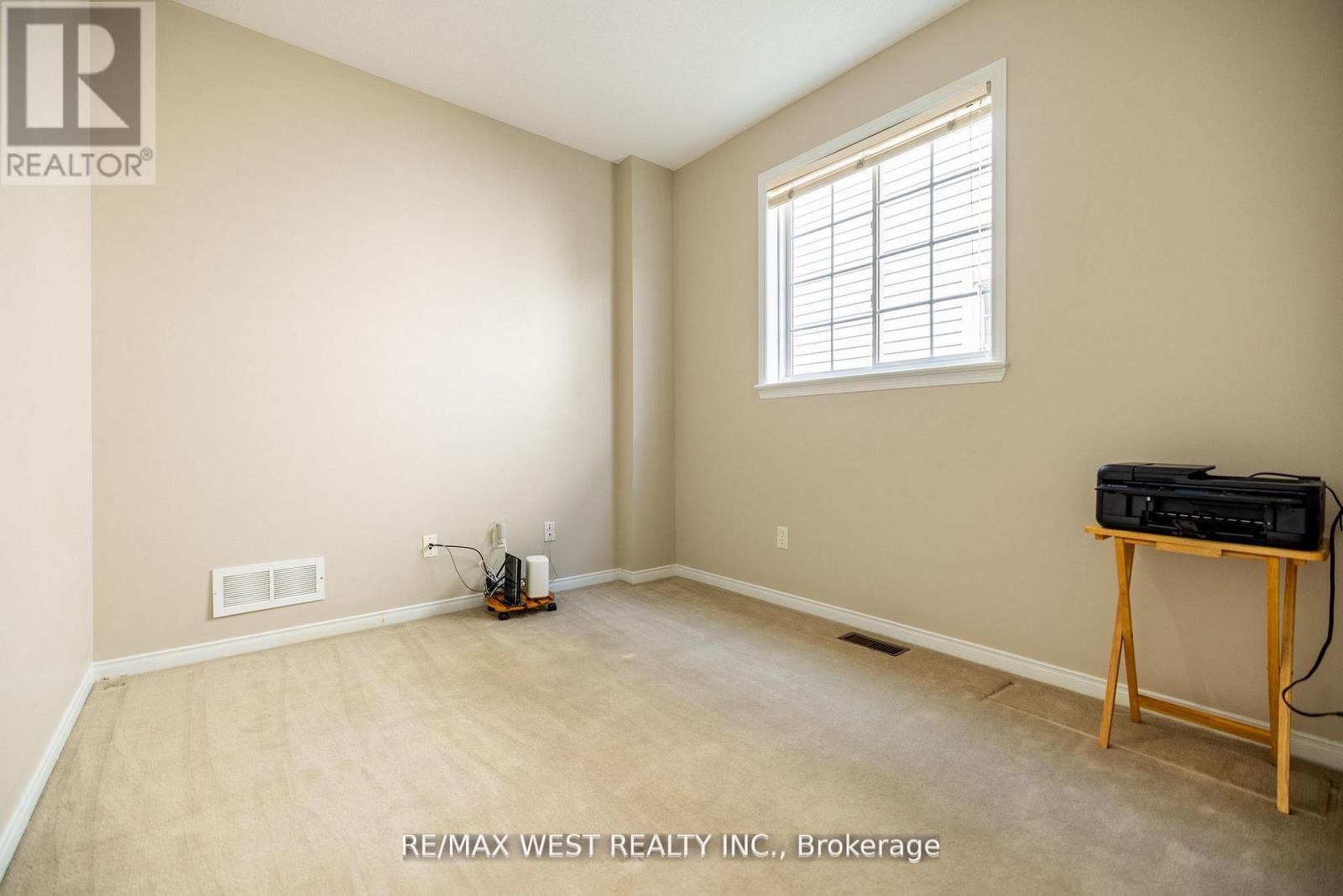 214 Castlegarth Crescent, Ottawa, Ontario  K2J 5N6 - Photo 7 - X12498884