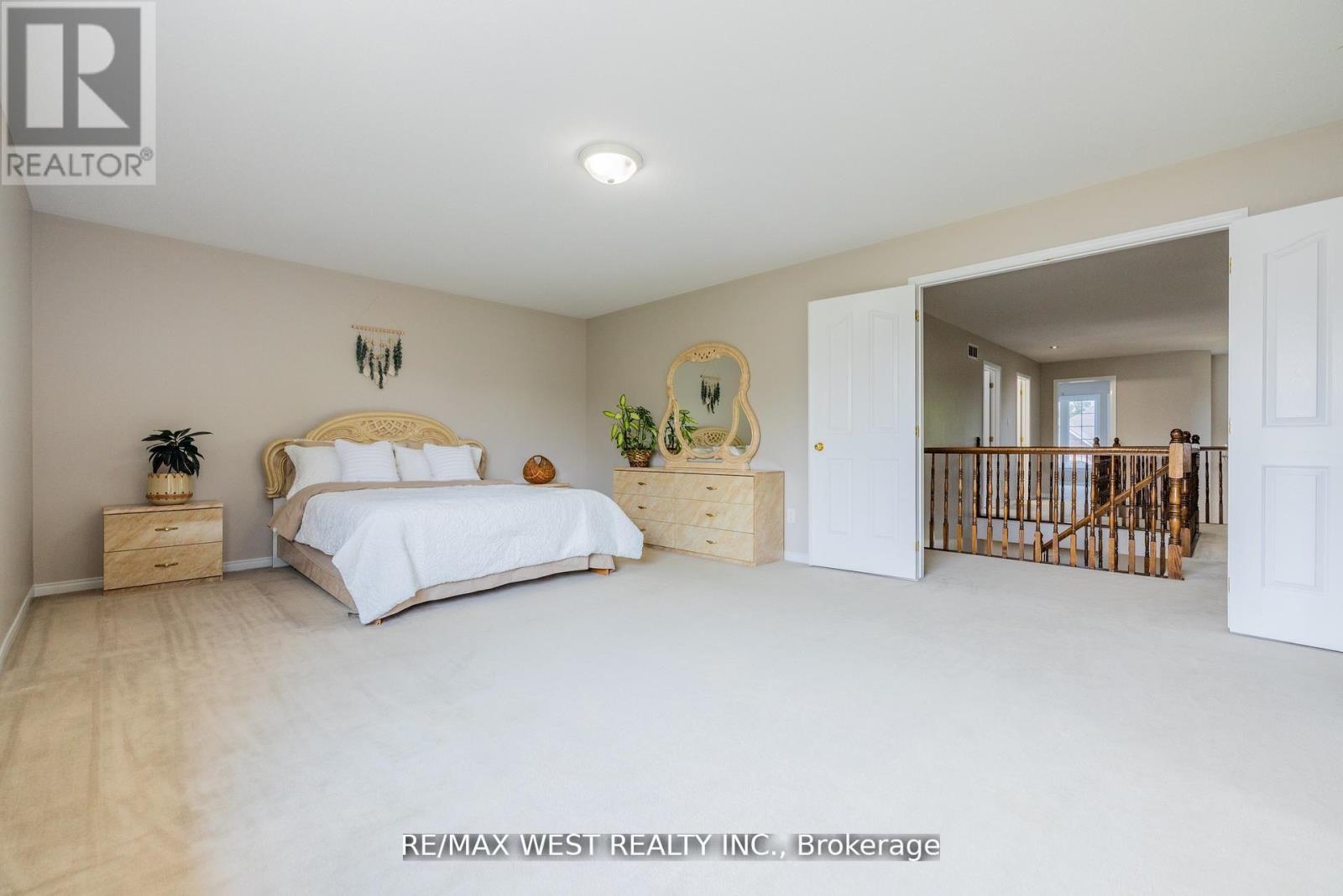 214 Castlegarth Crescent, Ottawa, Ontario  K2J 5N6 - Photo 9 - X12498884