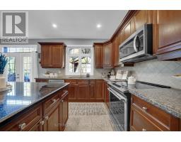 102 KENNETT DRIVE, Whitby, Ontario