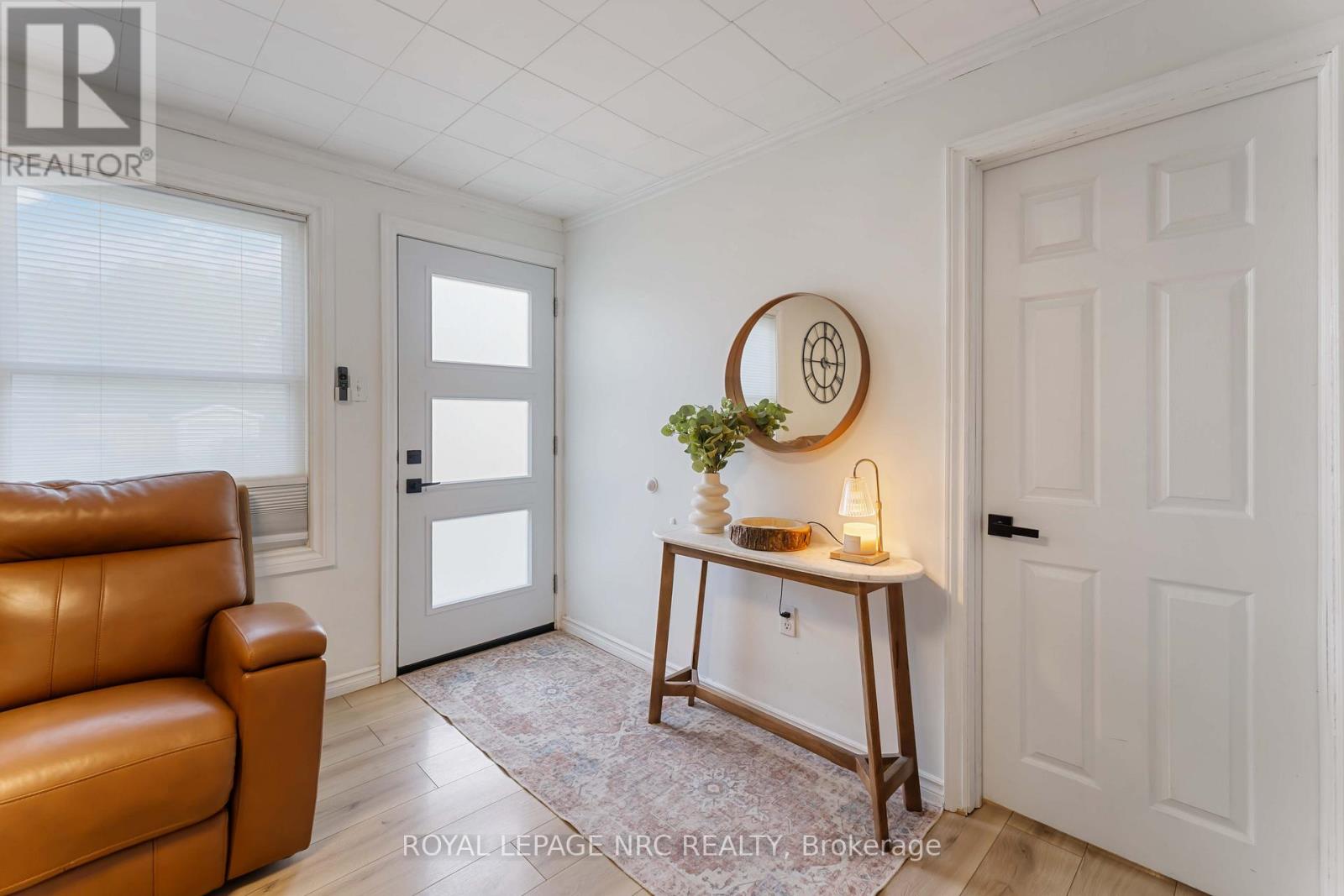 77 Ellen Street, Fort Erie, Ontario  L2A 4C9 - Photo 10 - X12498968