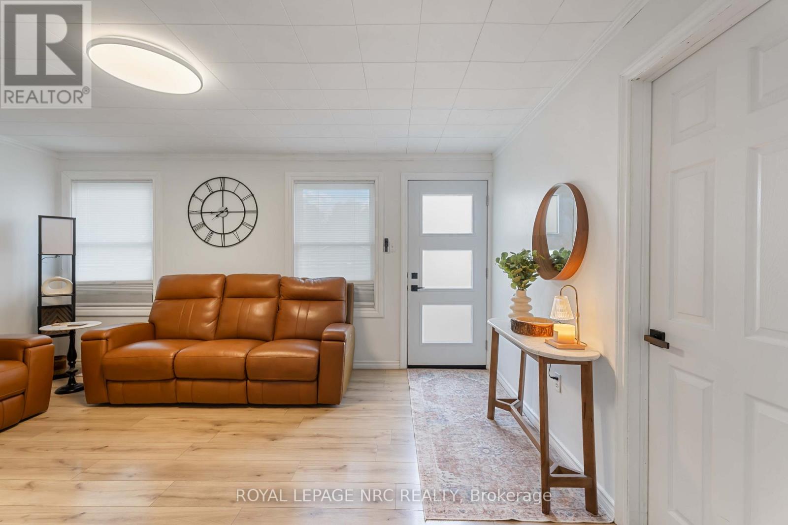 77 Ellen Street, Fort Erie, Ontario  L2A 4C9 - Photo 12 - X12498968