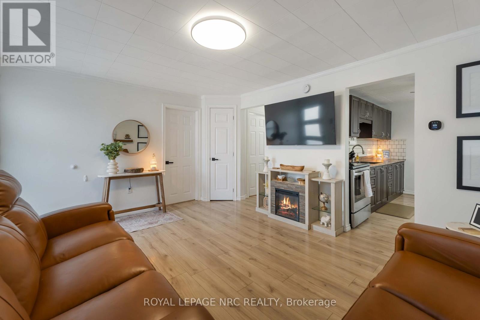 77 Ellen Street, Fort Erie, Ontario  L2A 4C9 - Photo 14 - X12498968