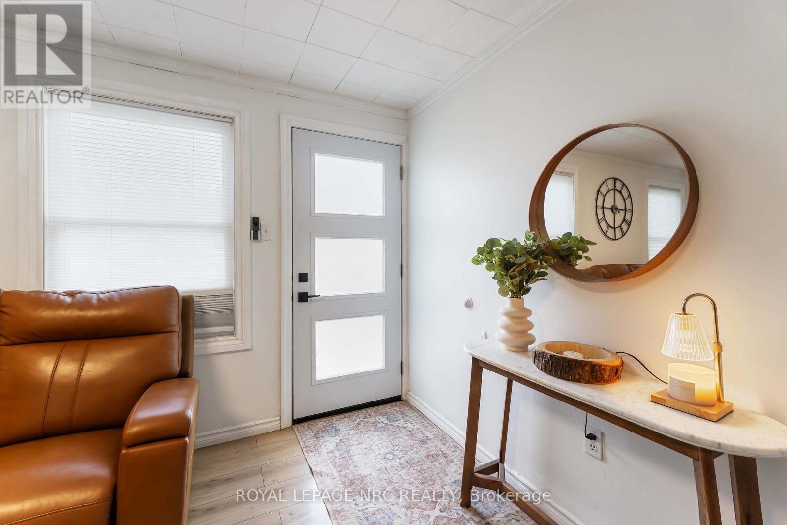 77 Ellen Street, Fort Erie, Ontario  L2A 4C9 - Photo 9 - X12498968