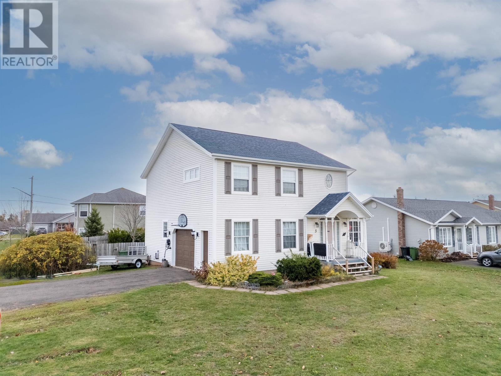 3 Macphee Street S, West Royalty, Prince Edward Island  C1E 2M6 - Photo 2 - 202527056