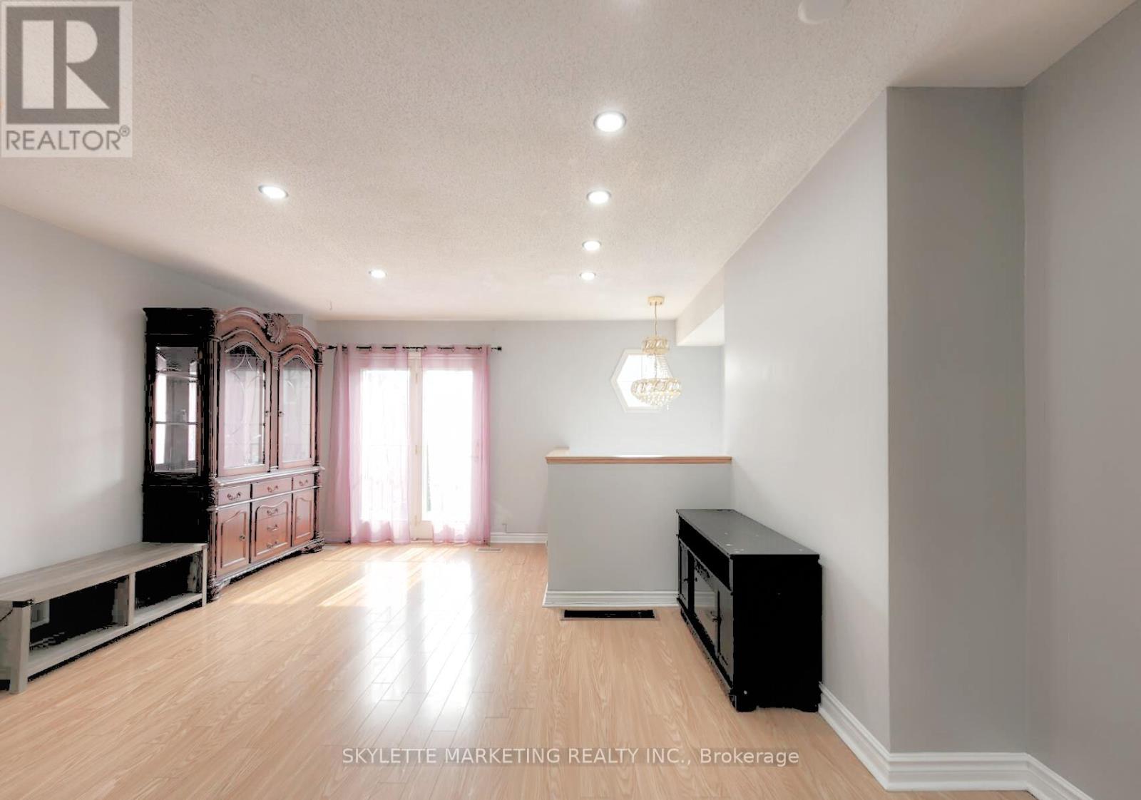 7 - 6 Dowry Street, Toronto, Ontario  M1S 1B8 - Photo 3 - E12498896