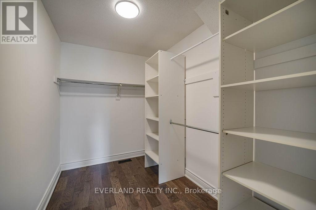 618 Foxcroft Boulevard, Newmarket, Ontario  L3X 1N4 - Photo 24 - N12498892